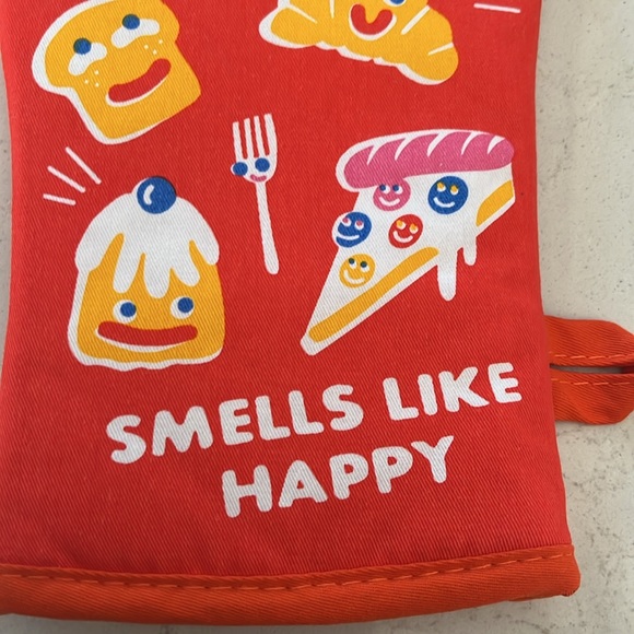 NWT Smells Like Happy! Oven Mitt - Picture 5 of 10